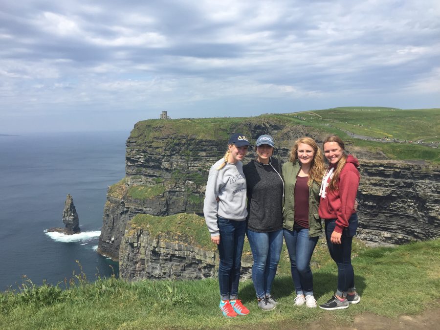 Halie+with+other+students+who+were+in+the+Czech+Republic+program+on+the+Cliffs+of+Moher.+