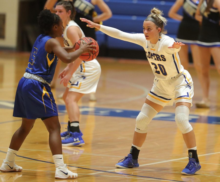 Courtesy Corbey Dorsey, Lopers.com Freshman guard Klaire Kirsch defends against Central Christian guard Mycah McDonald in a game earlier this season. Kirsch finished the game against Missouri Western with 11 points and five assists.