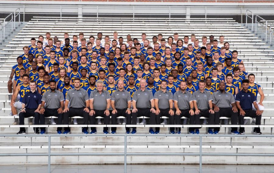 photo of the UNK football team