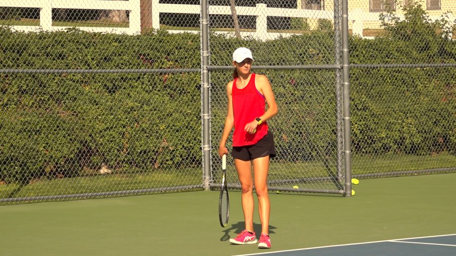 Alexis+Bernthal+gets+ready+to+serve+in+a+practice+match+at+Harmon+Park.