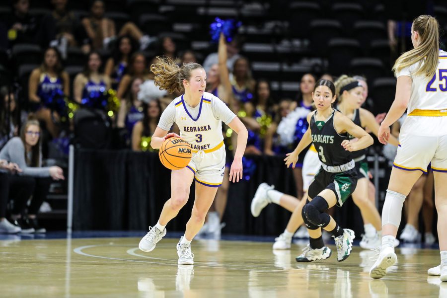 Sarah+Schmitt+had+nine+points%2C+seven+rebounds+and+four+assists+in+UNKs+65-43+win+over+Northwest+Missouri+State.+Photo+by+Matthew+Hicks+%2F+MSH+Visual