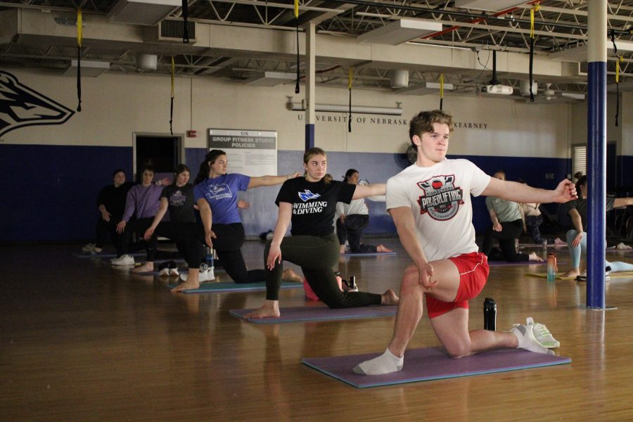 Students destress and reset with interactive yoga class. Photo by Shelby Berglund / Antelope Staff
