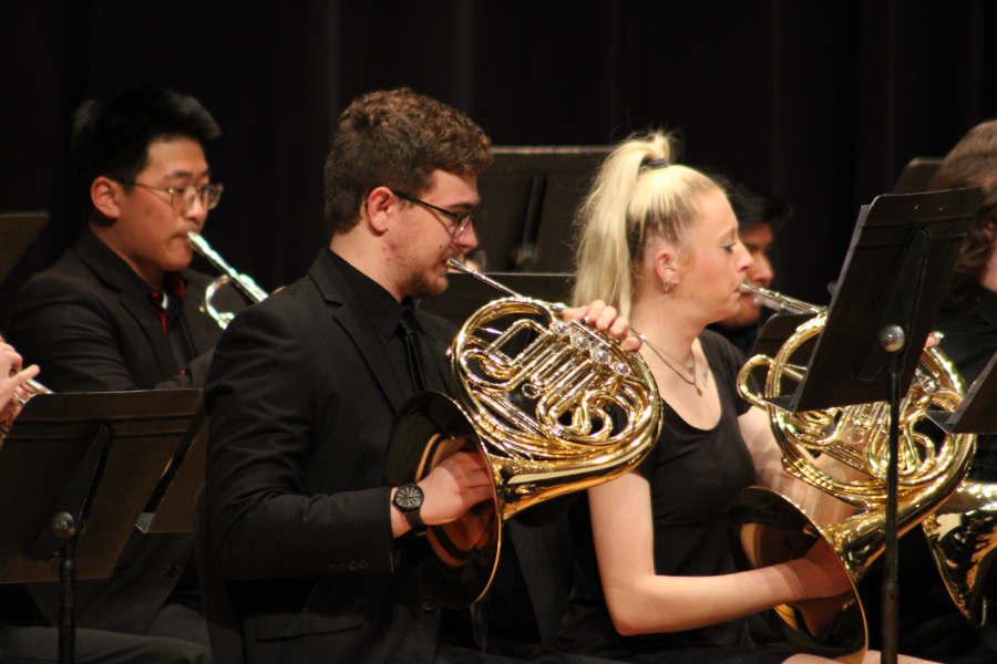 Cameron+Grafel+plays+french+horn+in+the+wind+ensemble.+Shelby+Burglund+%2F+Antelope+Staff