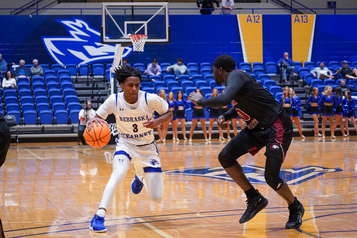 Freshman+DAundre+Samuels+sidesteps+a+Chadron+State+defender+during+the+Lopers+113-101+win+over+the+Eagles.+Photo+by+Shelby+Berglund+%2F+Antelope+Staff