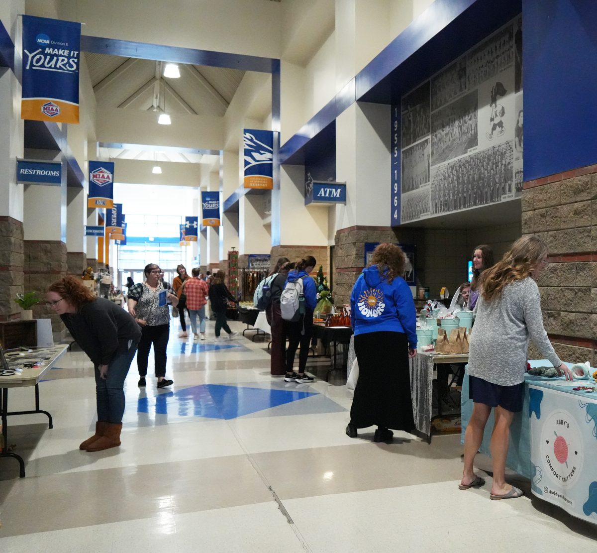 The Crafts and Arts Show featured many vendors, faculty and students alike. Photo by Jenju Peters / Antelope Staff