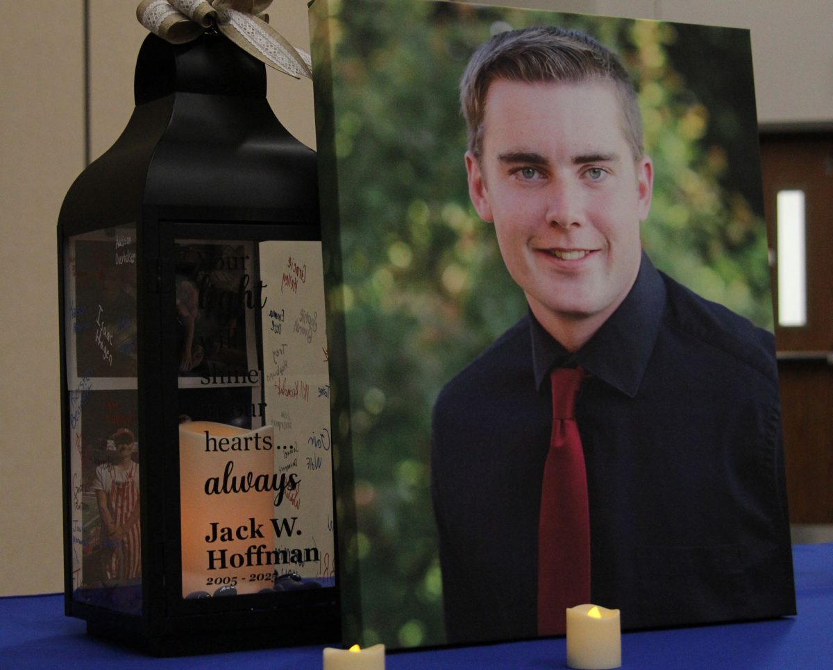 The Honors Program hosted a candlelight vigil on Jan. 31. Photo by Gabby Roche / Antelope Staff.